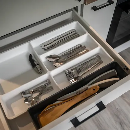 Appartement Batorego 16 Orange Prywatne Mieszkanie 300m Od Metro Pole Mokotowskie I Sgh Samodzielne Zameldowanie! Self Check-in System!