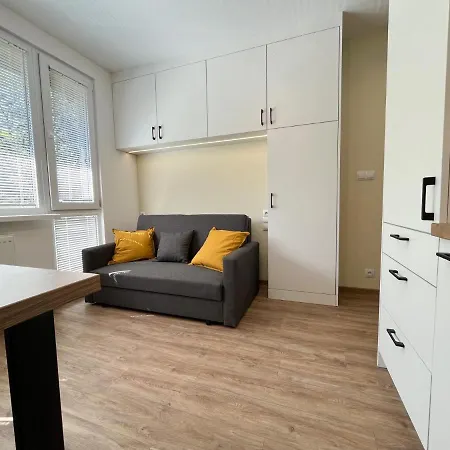 Apartment Batorego 16 Orange: Metro-adjacent Private With Self Check-in