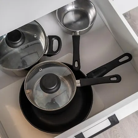 アパート Batorego 16 Orange Prywatne Mieszkanie 300m Od Metro Pole Mokotowskie I Sgh Samodzielne Zameldowanie! Self Check-in System!